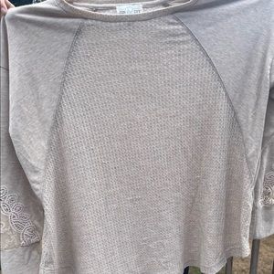 Beige lace sleeve thermal